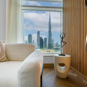 Apartment Upgraded With Stunning Burj Khalifa View, Dubai